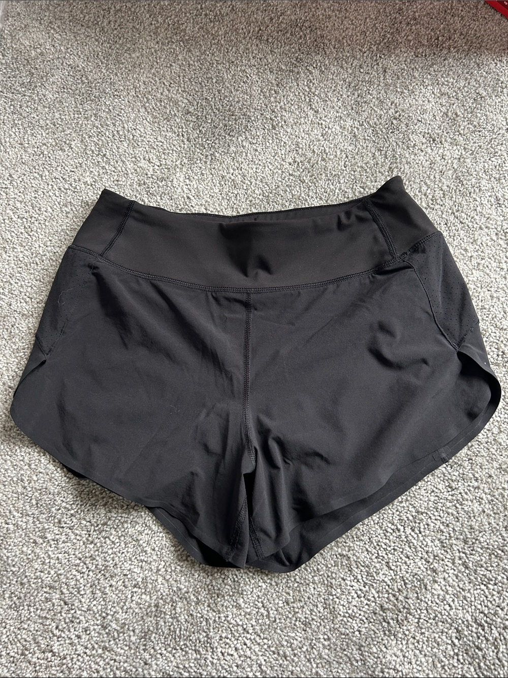 Athleta run with it short 3.5 inch